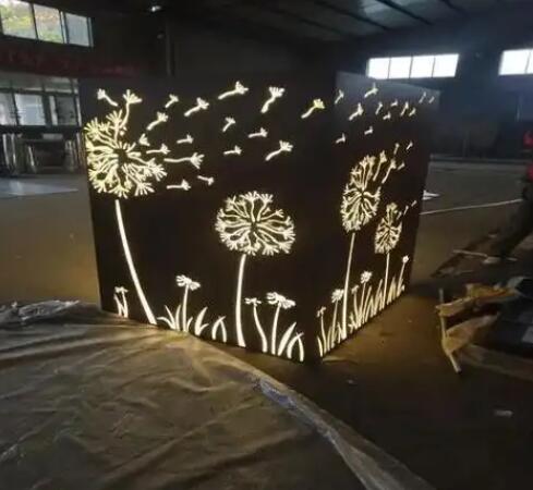 措美耐候钢灯箱